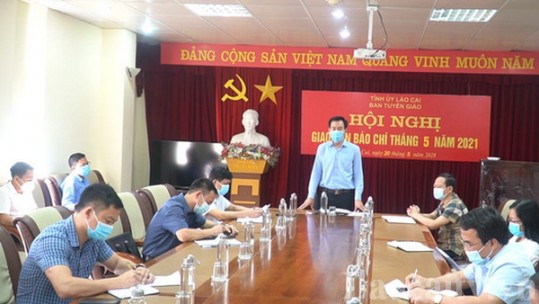 Giao ban công tác báo chí tháng 5/2021