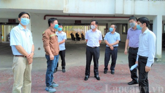 Phó Chủ tịch UBND tỉnh Hoàng Quốc Khánh kiểm tra công tác phòng, chống dịch tại các khu công nghiệp