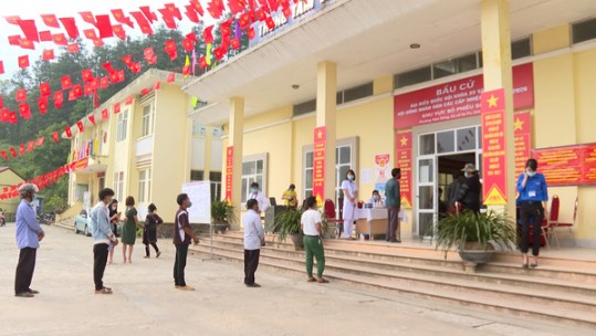 Tính đến 11h30 ngày 23 tháng 5, tỉnh Lào Cai đã có trên 87% cử tri đi bỏ phiếu