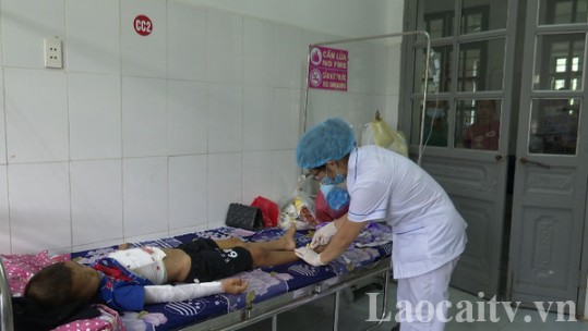 Bát Xát: Cháu bé 10 tuổi bị thương do một vụ nổ