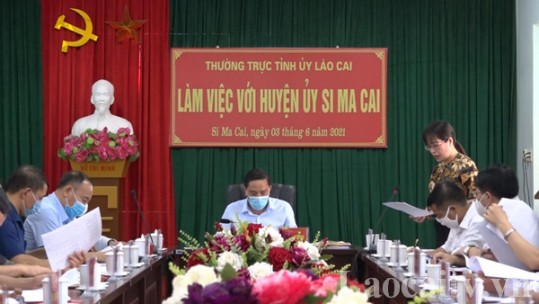 Đồng chí Hoàng Giang, Phó Bí thư Tỉnh ủy thăm và làm việc tại huyện Si Ma Cai