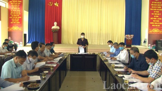 Phó Chủ tịch UBND tỉnh Giàng Thị Dung kiểm tra thực hiện nhiệm vụ phát triển kinh tế - xã hội tại xã Dìn Chin