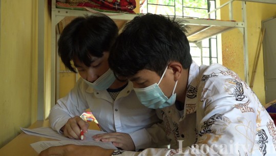 Tinh thần hiếu học của một học sinh nghèo vùng cao