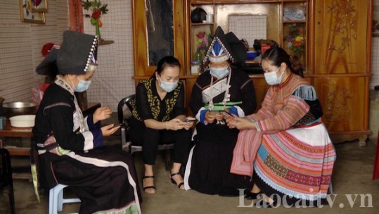Nhân dân Lào Cai hưởng ứng ủng hộ kinh phí phòng, chống dịch Covid-19