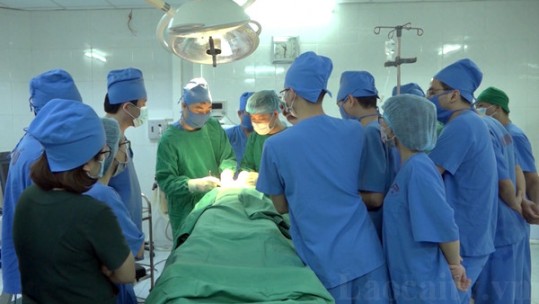 Nhiều chế độ thu hút nhân lực ngành Y tế
