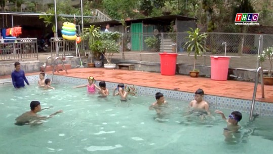 Trang bị kỹ năng bơi lội cho trẻ em