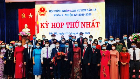 Đồng chí Nguyễn Duy Hòa được bầu giữ chức Chủ tịch HĐND huyện Bắc Hà khóa X