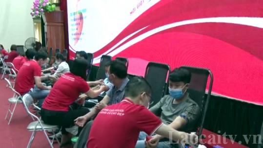 Ngày hội hiến máu tình nguyện huyện Văn Bàn tiếp nhận trên 400 đơn vị máu
