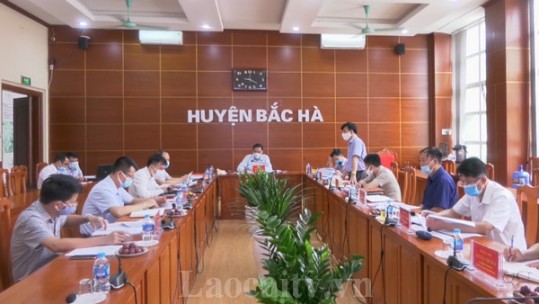 Đồng chí Hoàng Giang, Phó Bí thư Tỉnh ủy làm việc với Huyện ủy Bắc Hà