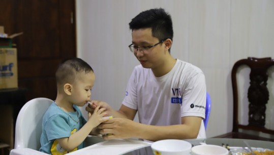 Hậu phương vững chắc của những chiến sĩ áo trắng nơi tuyến đầu chống dịch