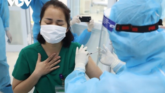 Việt Nam sẽ tiếp nhận từ 8-10 triệu liều vaccine trong tháng 7