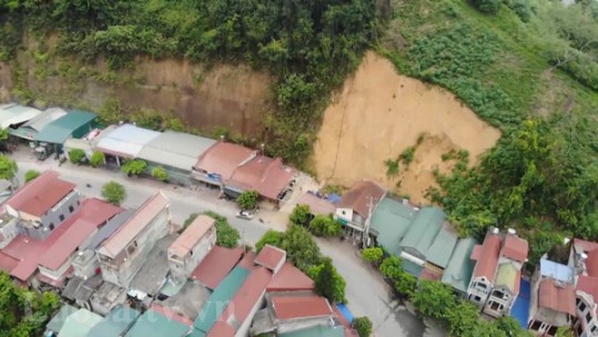 Khó khăn trong di dời dân cư ra khỏi vùng thiên tai nguy hiểm