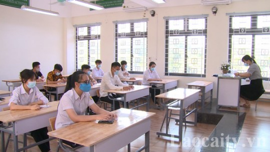 Hơn 7.000 thí sinh làm thủ tục dự thi tốt nghiệp THPT 2021