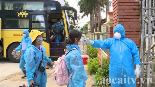 Công dân trở về từ Bắc Giang - Xúc động ngày trở về