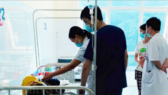 Mường Khương: Hơn 30 công nhân bị ngộ độc thực phẩm