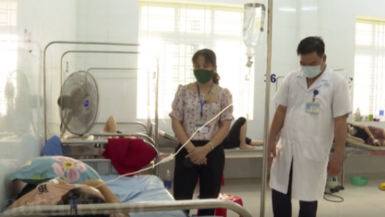 Nguy cơ ngộ độc thực phẩm từ bếp ăn tập thể - Những vấn đề đặt ra