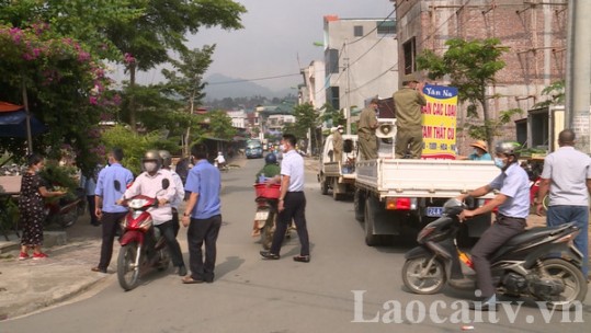 Phường Pom Hán lập lại trật tự hành lang vỉa hè