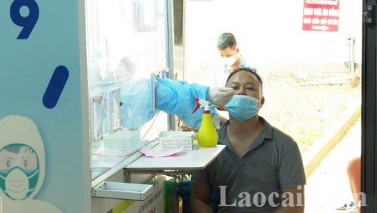 Người dân đồng thuận việc xét nghiệm Covid-19 với người vào Lào Cai