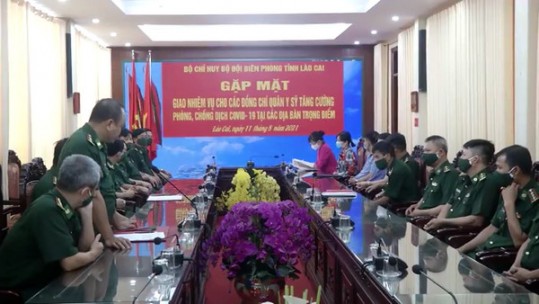 Gặp mặt các chiến sỹ quân y tham gia hỗ trợ chống dịch tại các địa bàn trọng điểm