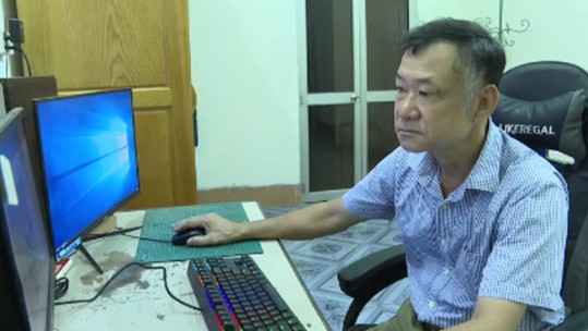 Người cao tuổi với internet