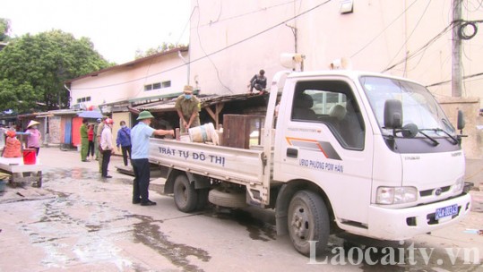 Giải tỏa chợ tạm để phòng, chống dịch bệnh