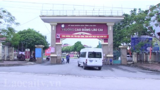 Trường Cao đẳng Lào Cai: Làm thủ tục nhập học cho tân học sinh, sinh viên