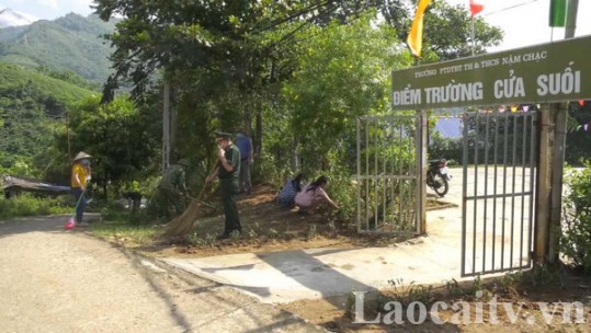 Chuẩn bị điều kiện cho học sinh vùng biên đón năm học mới