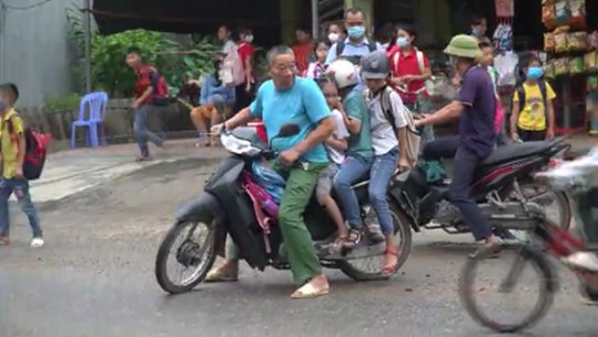 Nâng cao ý thức tham gia giao thông của phụ huynh và học sinh