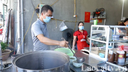 Lào Cai ngày đầu nới lỏng hoạt động kinh doanh dịch vụ