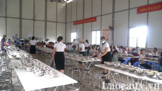 Nhiều trường học trên địa bàn tỉnh tạo điều kiện cho học sinh bán trú ở lại cuối tuần