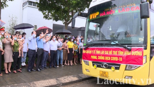 50 cán bộ y tế của tỉnh Lào Cai lên đường hỗ trợ tỉnh Bình Dương chống dịch Covid-19