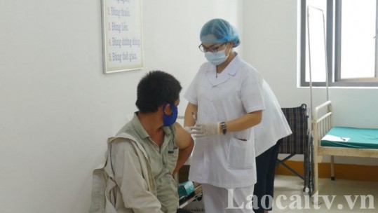 Mường Khương triển khai tiêm trên 1.600 liều vắc xin phòng Covid-19