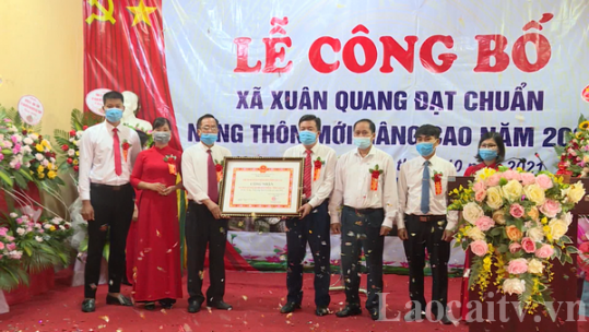 Xã Xuân Quang đón Bằng công nhận đạt chuẩn nông thôn mới nâng cao