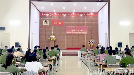 Khai giảng lớp bồi dưỡng kiến thức quốc phòng và an ninh đối tượng 4 năm 2021