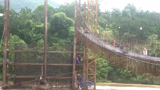 Sớm đưa cầu Làng Giàng vào khai thác