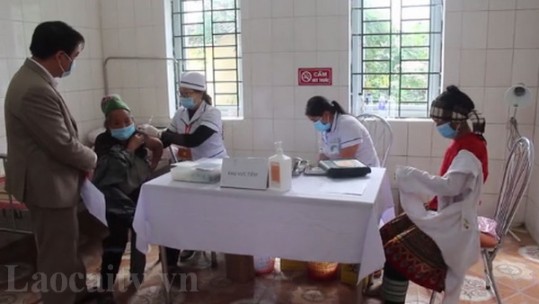 Trên 52.000 người dân Bát Xát được tiêm vắc xin phòng Covid-19
