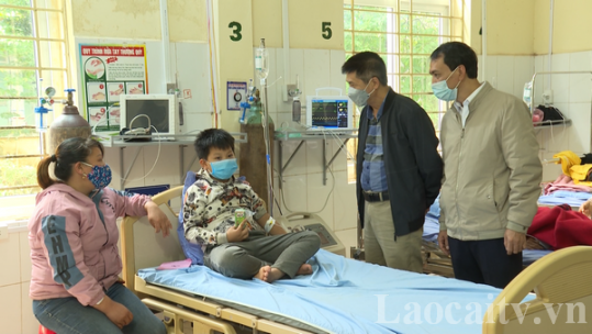 13 học sinh ở một trường học tại huyện Văn Bàn nhập viện sau khi ăn sáng tại trường