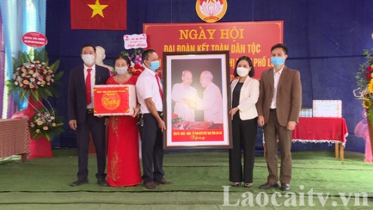 Lãnh đạo tỉnh Lào Cai dự Ngày hội Đại đoàn kết toàn dân tộc tại các địa phương