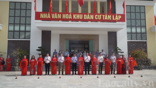 Bí thư Tỉnh ủy Đặng Xuân Phong dự Ngày hội Đại đoàn kết toàn dân tộc khu dân cư Tân Lập