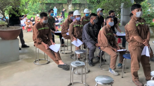 Nhà máy đầu tiên trong KCN Tằng Loỏng tiêm mũi 2 vắc xin phòng Covid-19 cho người lao động