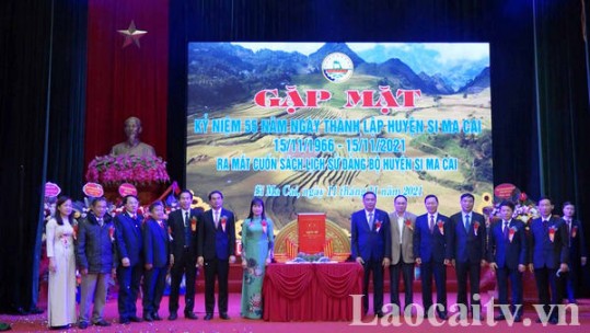 Kỷ niệm 55 năm ngày thành lập huyện Si Ma Cai