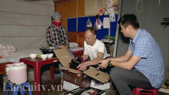 Nhiều người 