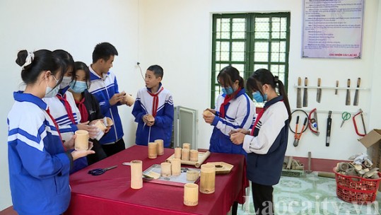 Nghiên cứu khoa học ở các trường vùng cao: học sinh phải là chủ thể
