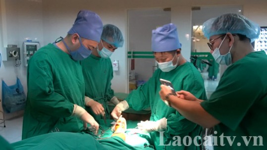 Điều trị đứt gân gót chân - bước tiến mới ở Bệnh viện Đa khoa tỉnh Lào Cai