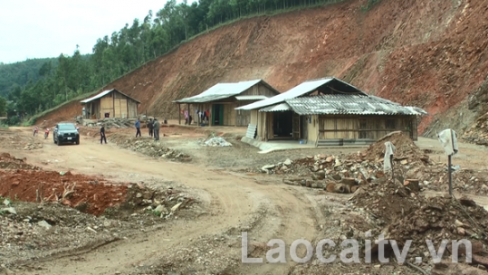 Bắc Hà nghiệm thu nhà, sắp xếp dân cư ra khỏi khu vực nguy cơ sạt lở năm 2021