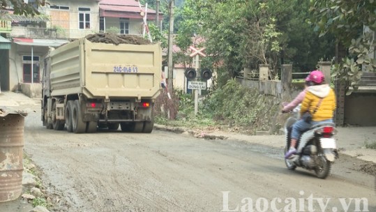 Người dân khổ sở vì bụi bẩn