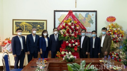 Lãnh đạo tỉnh thăm, chúc mừng Giáng sinh đồng bào Công giáo