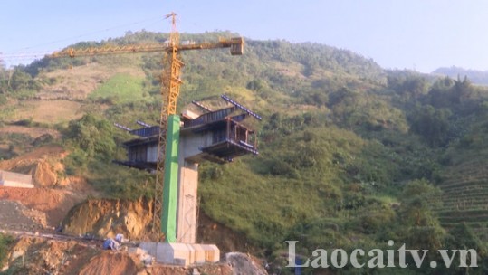 Phấn đấu hoàn thành công trình cầu Suối Đum 2 trước thời hạn