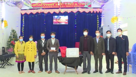 Thăm, tặng quà các cơ sở tôn giáo mùa Giáng sinh 2021