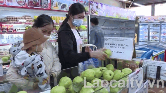 Người dân Lào Cai ưu tiên sử dụng hàng Việt